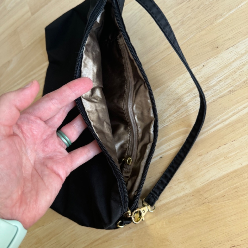 JuJuBe Be Quick Wristlet, Black Chromatics, GUC - Picture 9 of 15